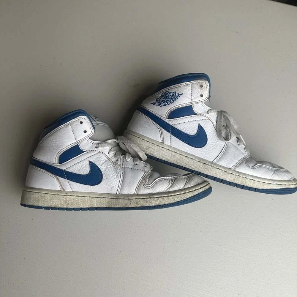 Nike Jordan 1 Mid Mens 9.5‎ White Industrial Blue Basketball Sneakers FN5215-141
